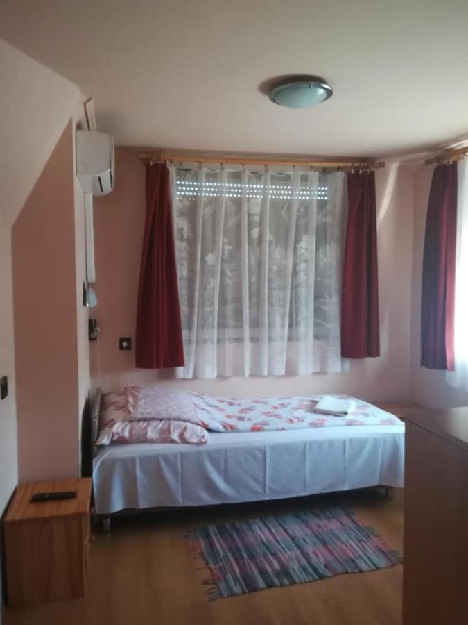 Karika Vendeghaz Appartement Hajdúszoboszló Buitenkant foto