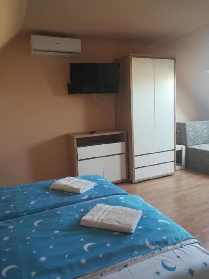 Karika Vendeghaz Appartement Hajdúszoboszló Buitenkant foto