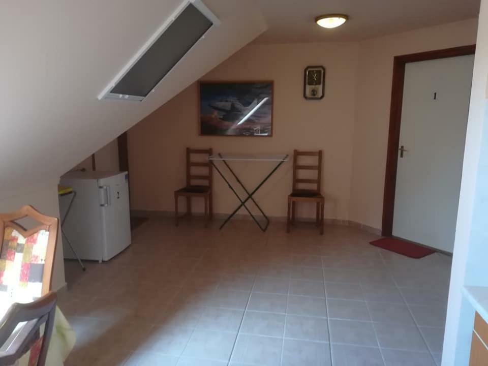 Karika Vendeghaz Appartement Hajdúszoboszló Buitenkant foto